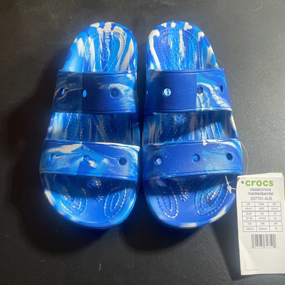 NWT CROC Sandals Size 5m/7w